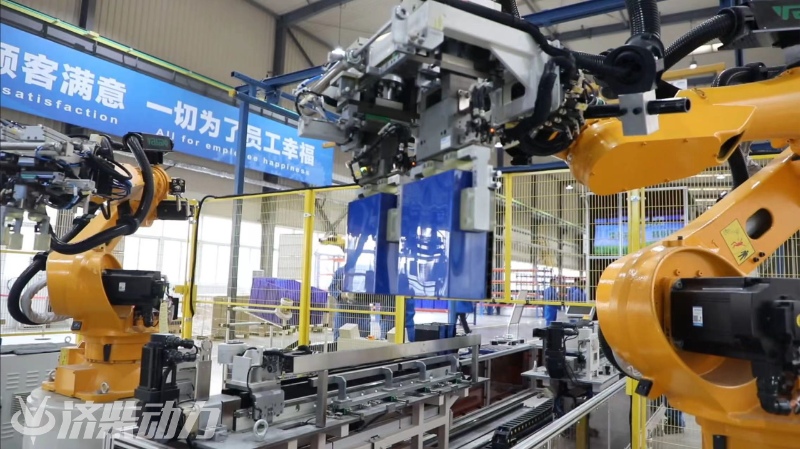 Intelligent refueling machine, PACK production line start-up ceremony was held.jpg